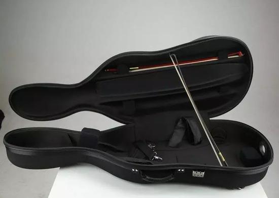 前日产CEO“畏罪潜逃”举世震惊 还用的好莱坞电影中的桥段？