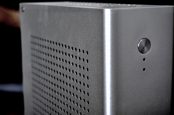 国产兆芯飞腾CPU、整机大促销：媲美i5的八核只需1999元