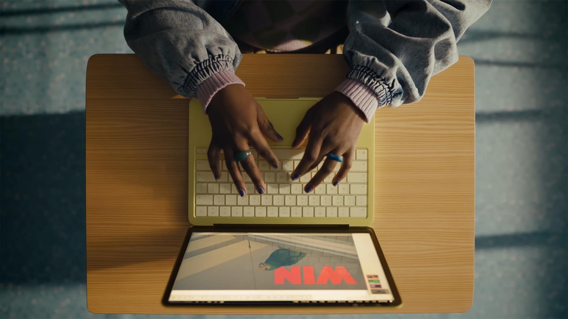 Windows laptop market struggles drive users to MacBook