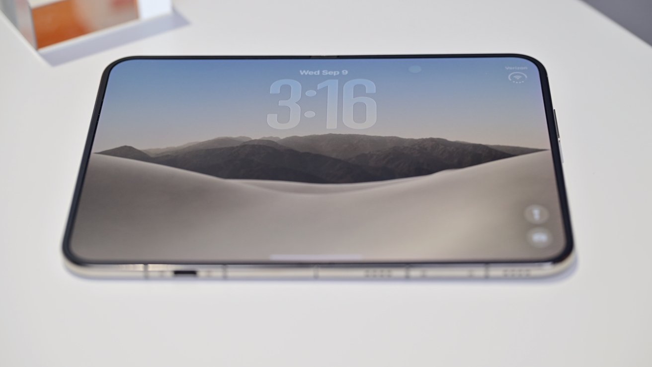 69185-145951-iPhone-Duo-open-xl.jpg