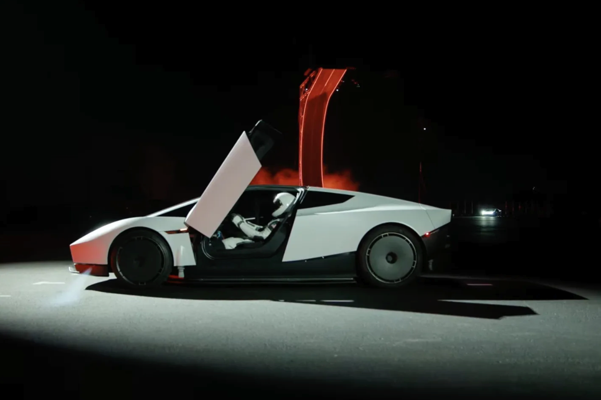 不到一秒破百，还能飞 特斯拉展示新款Roadster