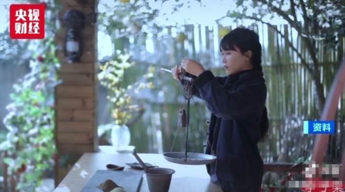 李子柒年赚1.6亿跑赢六成A股公司！背后赚大了的还有他们