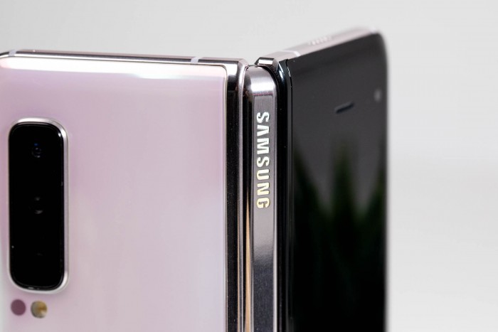 折叠屏形态+多任务处理 三星W20 5G版手机体验