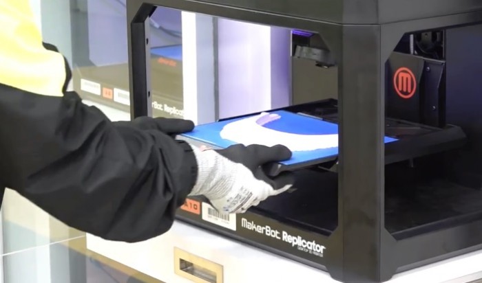 香港理大利用3D打印设计医护面罩 解决战“疫”燃眉之急