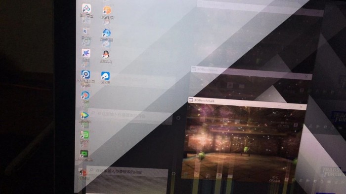 用户投诉微软Surface闪屏严重 官方承认问题后未召回