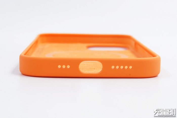 兵马未动粮草先行 适用于iPhone 12的官方MagSafe硅胶保护套开箱