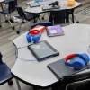 AI走进校园引争议 半数家长担忧孩子过度依赖AI工具